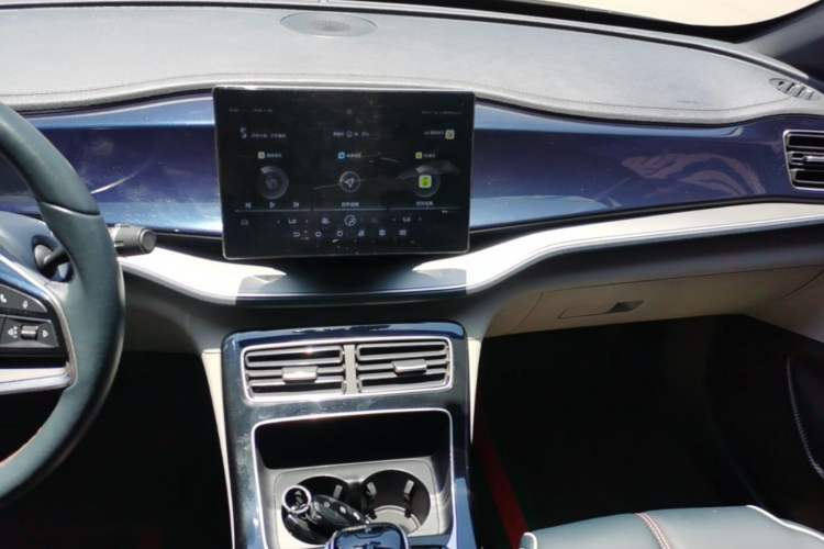 Used BYD Qin PLUS 2021 EV 500KM Luxury Model Audio And AC Panel