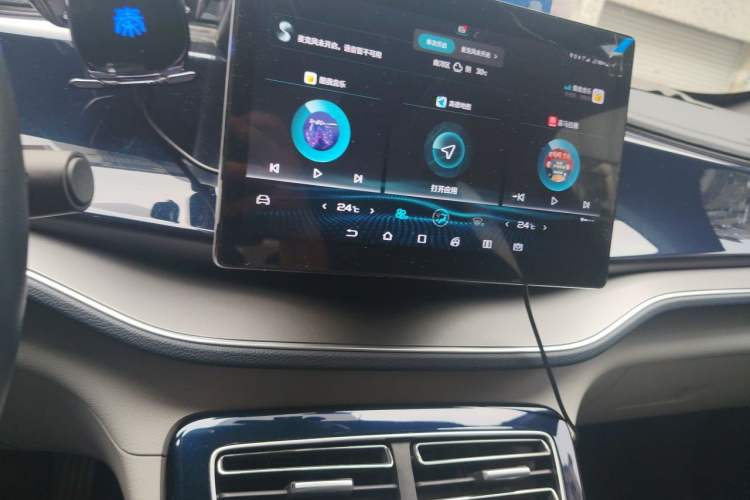Used BYD Qin PLUS 2021 DM-i 55KM Flagship Model Audio And AC Panel