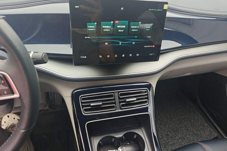 Used BYD Qin PLUS 2021 DM-i 55KM Flagship Model Audio And AC Panel