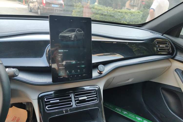Used BYD Qin PLUS 2021 DM-i 55KM Prestige Model Audio And AC Panel