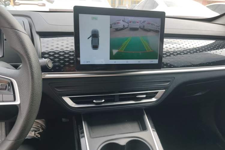 Used BYD Qin PLUS 2021 EV 400KM Leading Comfort Edition Audio And AC Panel