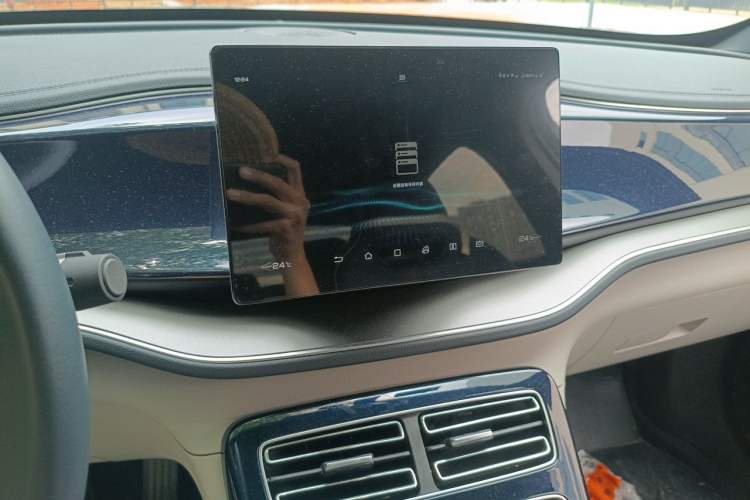 Used BYD Qin PLUS 2021 DM-i 55KM Flagship Model Audio And AC Panel