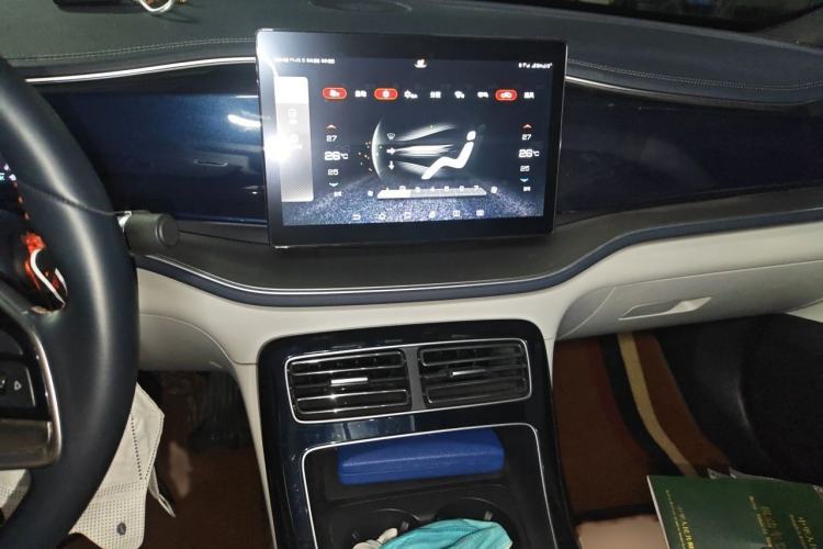 Used BYD Qin PLUS 2021 EV 500KM Luxury Model Audio And AC Panel