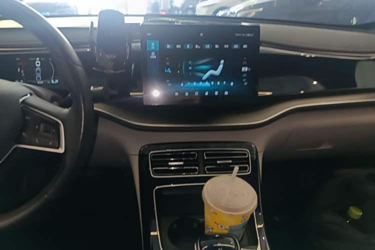 Used BYD Qin PLUS 2021 DM-i 55KM Flagship Model Audio And AC Panel
