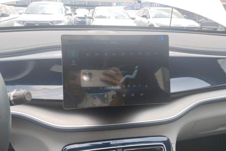 Used BYD Qin PLUS 2021 DM-i 55KM Flagship Model Audio And AC Panel