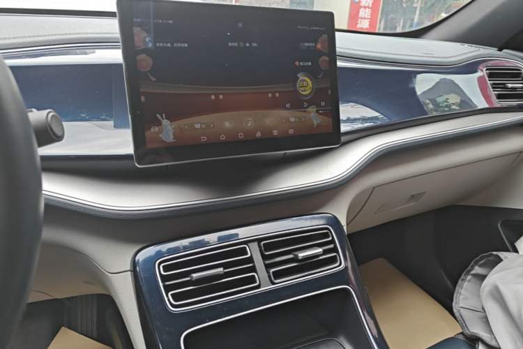 Used BYD Qin PLUS 2021 EV 500KM Luxury Model Audio And AC Panel