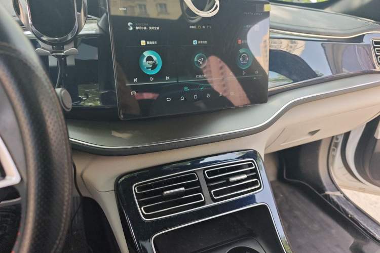 Used BYD Qin PLUS 2021 DM-i 120KM Prestige Model Audio And AC Panel