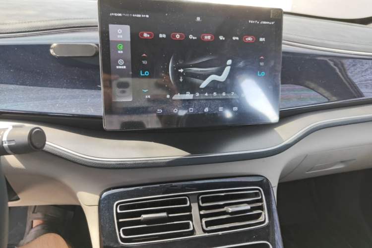 Used BYD Qin PLUS 2021 EV 400KM Luxury Model Audio And AC Panel