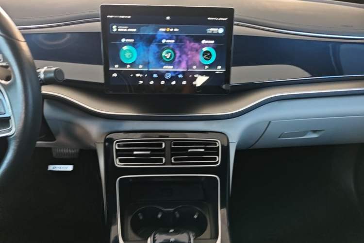Used BYD Qin PLUS 2021 EV 500KM Luxury Model Audio And AC Panel