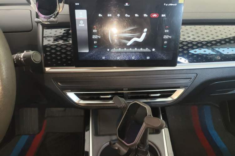 Used BYD Qin PLUS 2021 EV 420KM Commuter Edition Audio And AC Panel