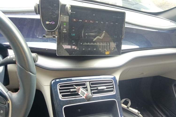 Used BYD Qin PLUS 2021 EV 400KM Luxury Model Audio And AC Panel