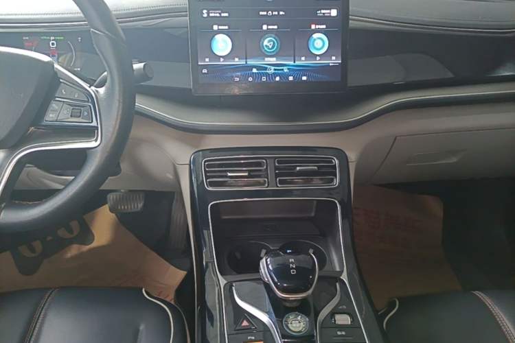 Used BYD Qin PLUS 2021 EV 400KM Luxury Model Audio And AC Panel