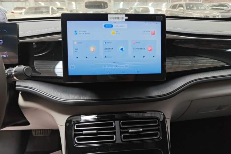 Used BYD Qin PLUS 2021 DM-i 55KM Prestige Model Audio And AC Panel