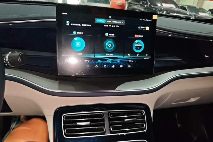 Used BYD Qin PLUS 2021 DM-i 55KM Flagship Model Audio And AC Panel