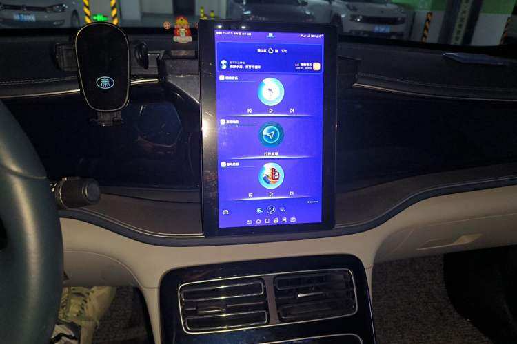 Used BYD Qin PLUS 2021 EV 400KM Luxury Model Audio And AC Panel