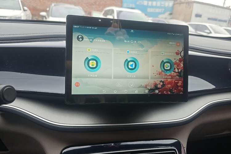 Used BYD Qin PLUS 2021 EV 500KM Luxury Model Audio And AC Panel