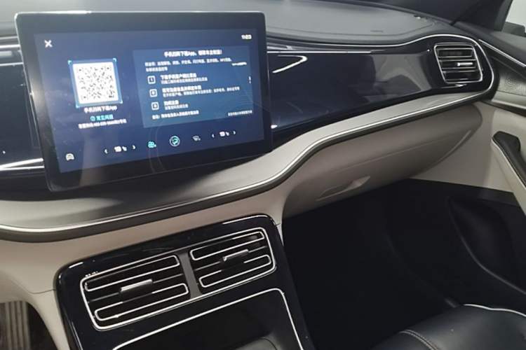 Used BYD Qin PLUS 2021 DM-i 55KM Flagship Model Audio And AC Panel