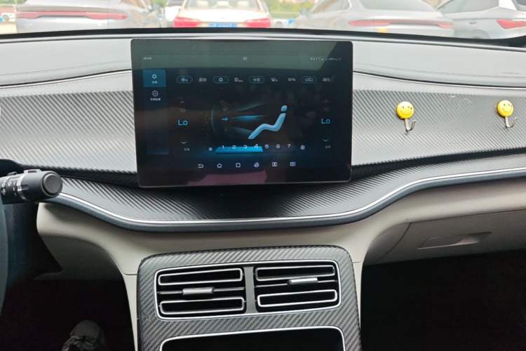 Used BYD Qin PLUS 2021 DM-i 55KM Flagship Model Audio And AC Panel