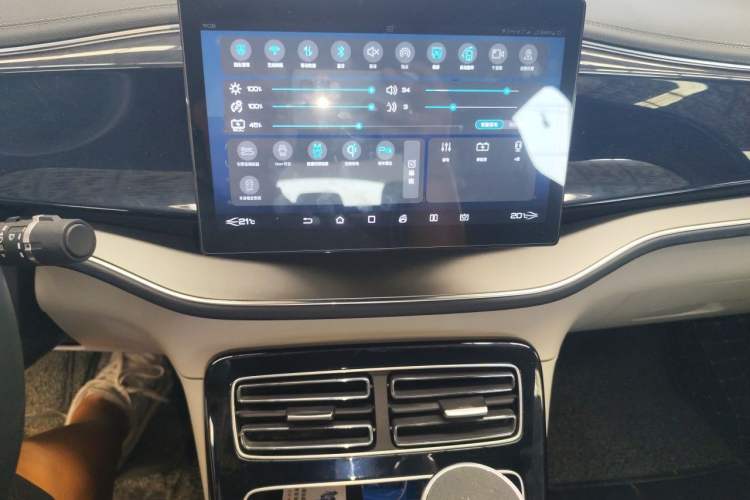 Used BYD Qin PLUS 2021 DM-i 55KM Flagship Model Audio And AC Panel