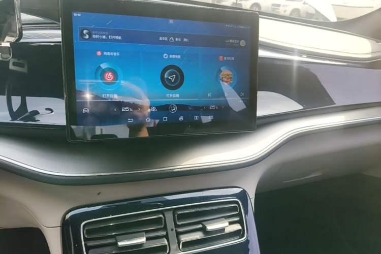 Used BYD Qin PLUS 2021 DM-i 55KM Flagship Model Audio And AC Panel