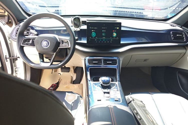 Used BYD Qin PLUS 2021 DM-i 55KM Flagship Model Center Console