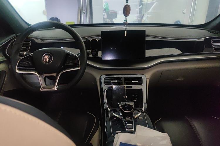 Used BYD Qin PLUS 2021 EV 500KM Luxury Model Center Console