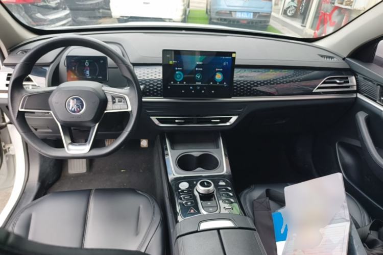 Used BYD Qin PLUS 2021 EV 400KM Leading Comfort Edition Center Console