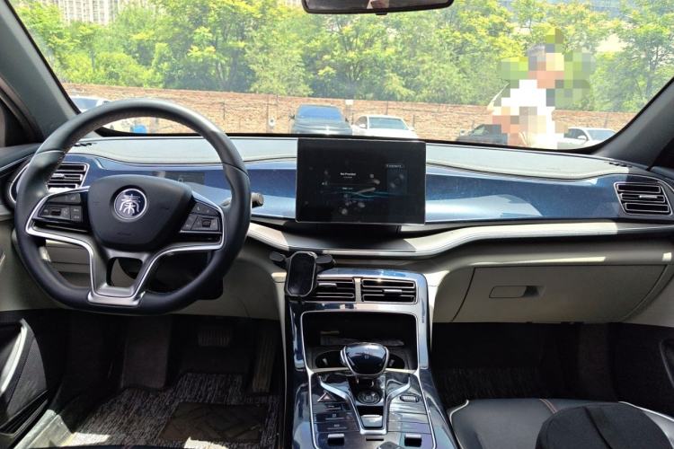 Used BYD Qin PLUS 2021 EV 400KM Luxury Model Center Console