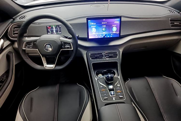 Used BYD Qin PLUS 2021 DM-i 55KM Flagship Model Center Console
