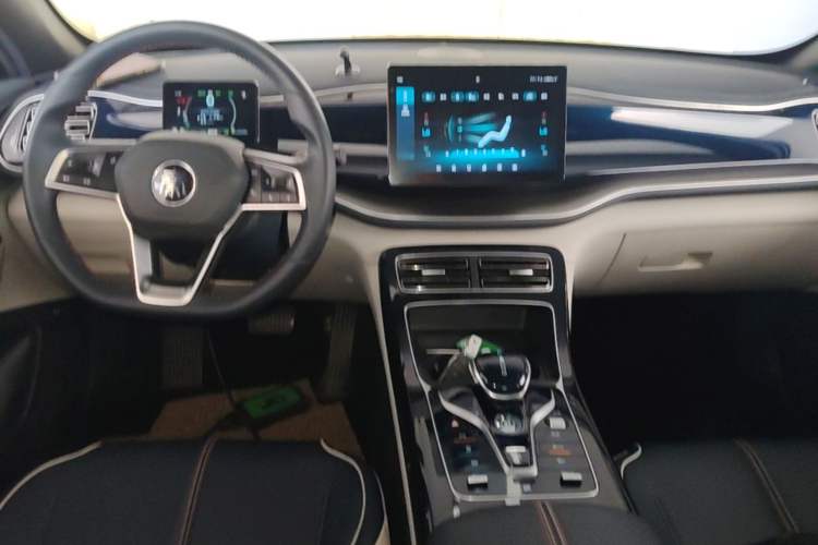 Used BYD Qin PLUS 2021 DM-i 55KM Flagship Model Center Console
