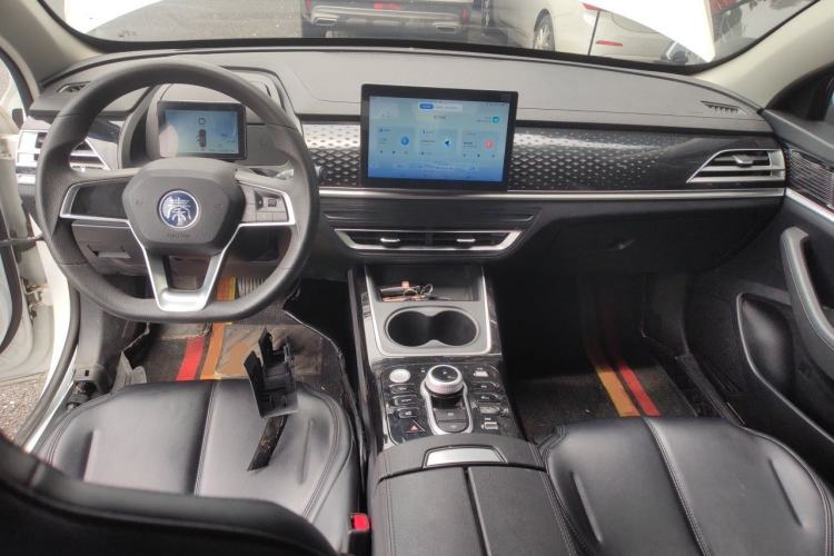 Used BYD Qin PLUS 2021 EV 400KM Leading Comfort Edition Center Console