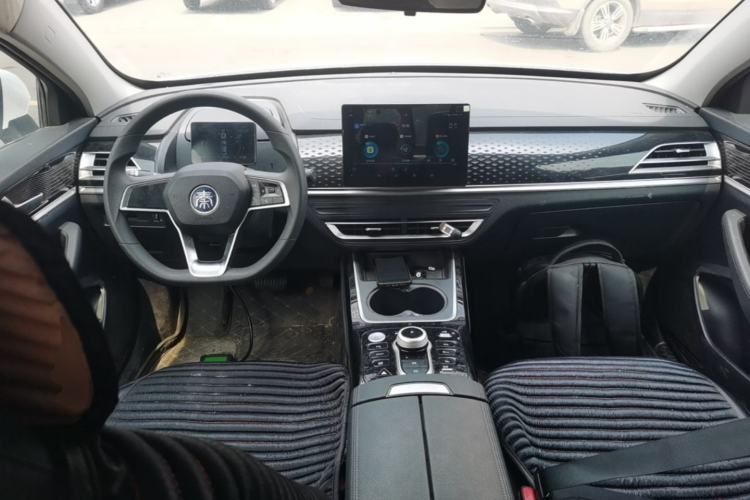 Used BYD Qin PLUS 2021 EV 400KM Leading Comfort Edition Center Console