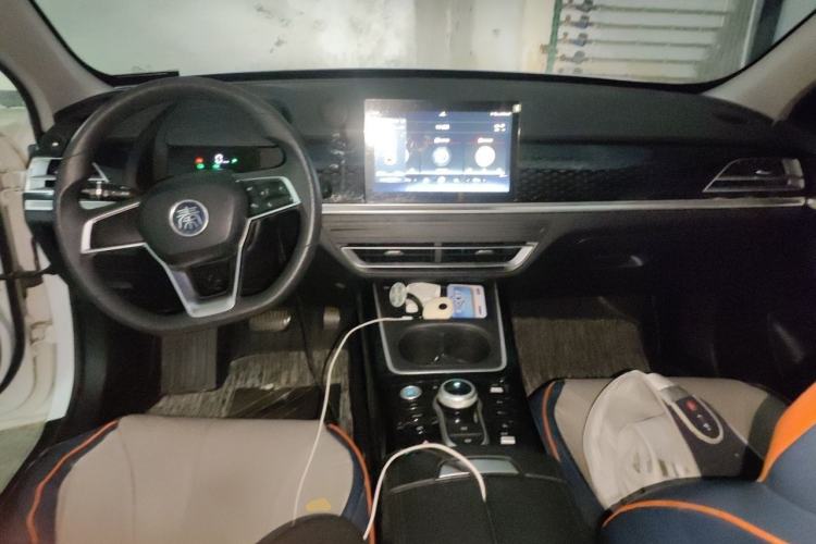 Used BYD Qin PLUS 2021 EV 400KM Leading Comfort Edition Center Console