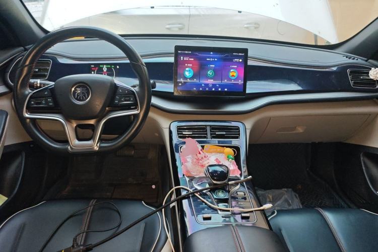 Used BYD Qin PLUS 2021 EV 400KM Luxury Model Center Console