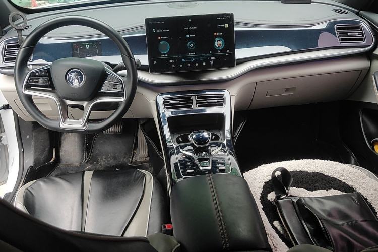 Used BYD Qin PLUS 2021 EV 600KM Flagship Model Center Console