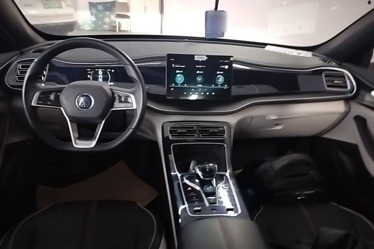Used BYD Qin PLUS 2021 DM-i 120KM Prestige Model Center Console