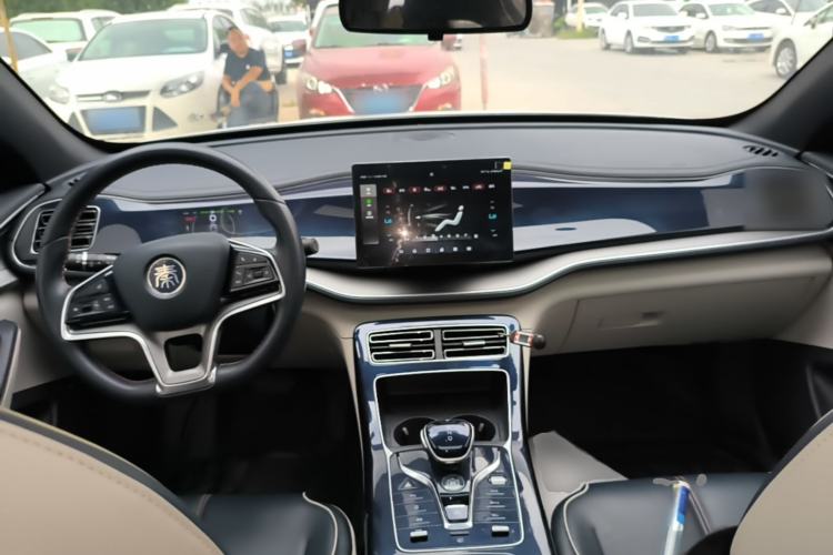 Used BYD Qin PLUS 2021 EV 500KM Luxury Model Center Console