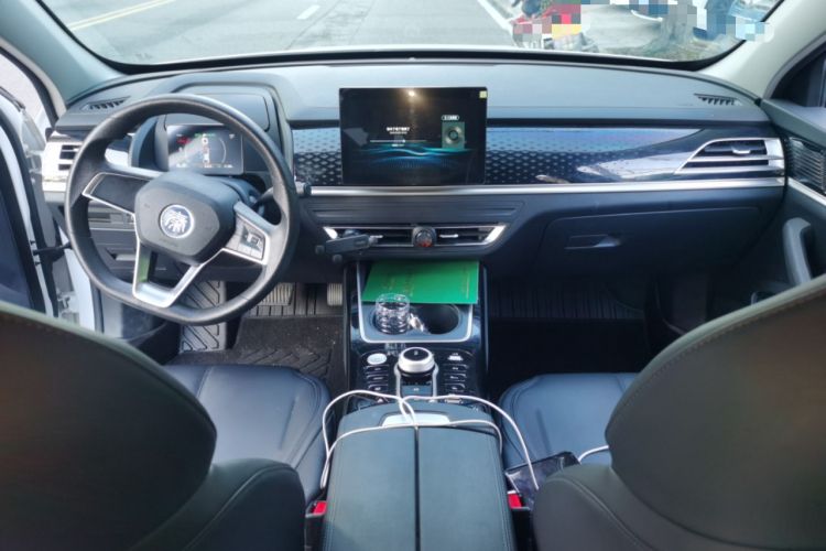 Used BYD Qin PLUS 2021 EV 400KM Leading Comfort Edition Center Console