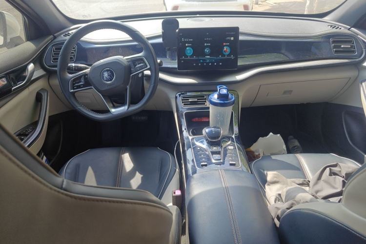 Used BYD Qin PLUS 2021 DM-i 55KM Flagship Model Center Console