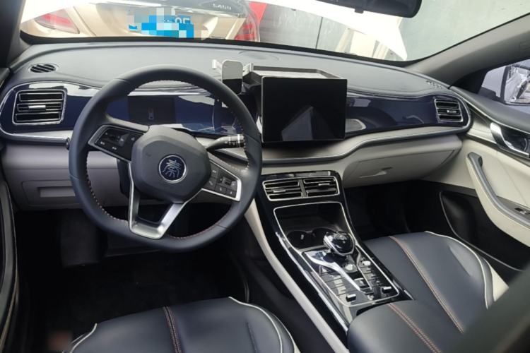 Used BYD Qin PLUS 2021 DM-i 55KM Flagship Model Center Console