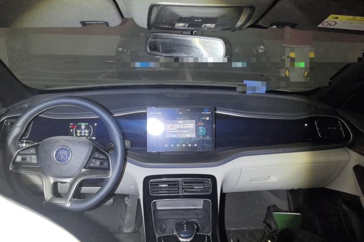 Used BYD Qin PLUS 2021 EV 400KM Luxury Model Center Console