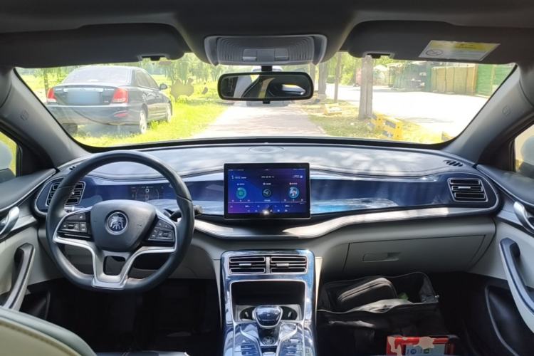 Used BYD Qin PLUS 2021 EV 500KM Luxury Model Center Console