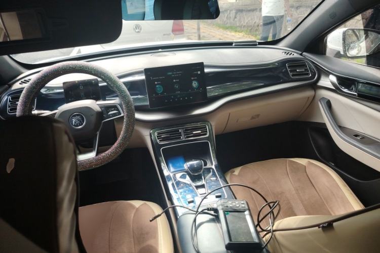 Used BYD Qin PLUS 2021 DM-i 55KM Flagship Model Center Console