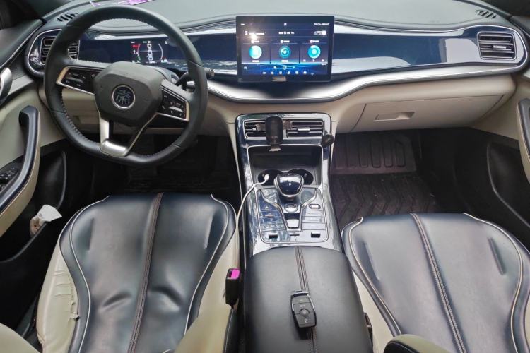 Used BYD Qin PLUS 2021 DM-i 55KM Flagship Model Center Console