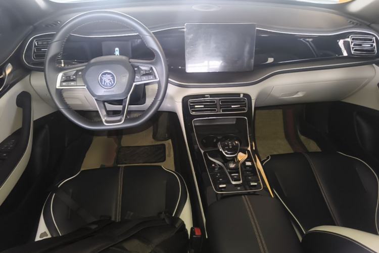 Used BYD Qin PLUS 2021 DM-i 55KM Flagship Model Center Console