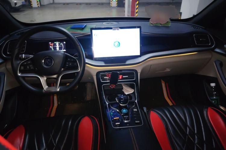Used BYD Qin PLUS 2021 DM-i 120KM Flagship Model Center Console