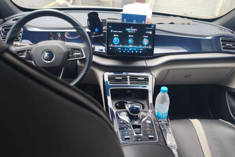 Used BYD Qin PLUS 2021 DM-i 55KM Flagship Model Center Console