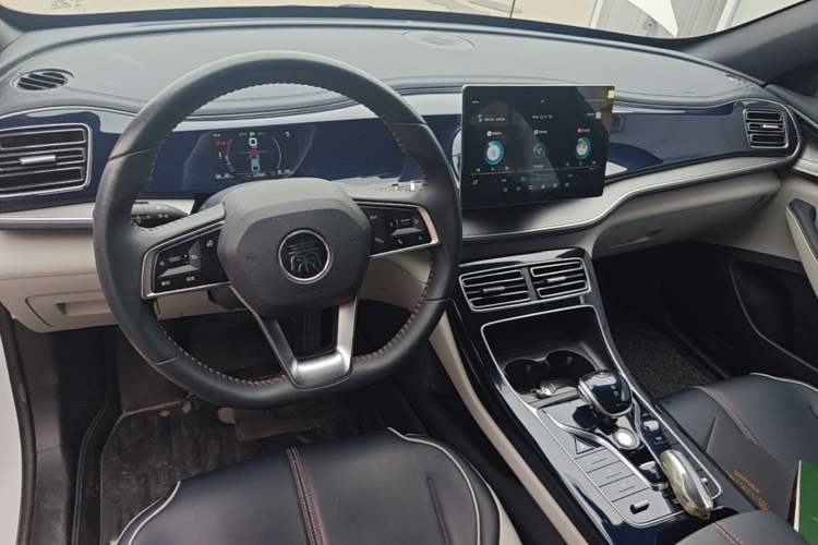 Used BYD Qin PLUS 2021 DM-i 55KM Flagship Model Center Console