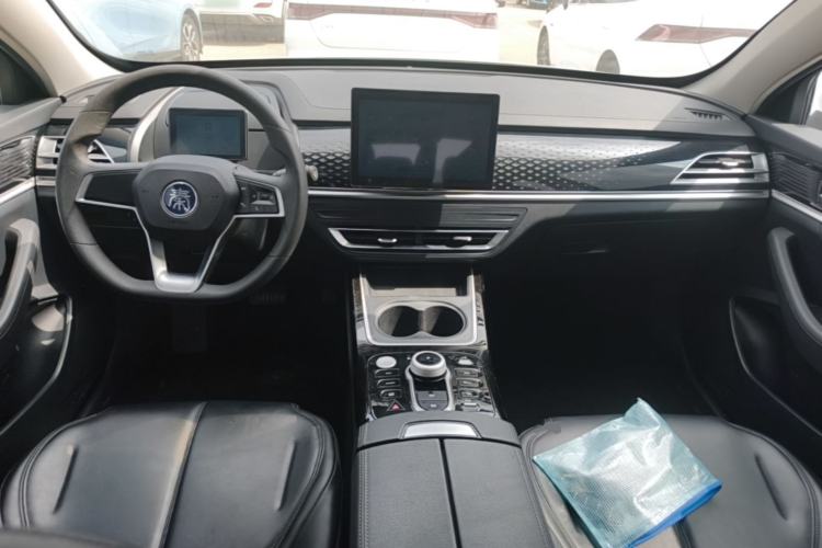 Used BYD Qin PLUS 2021 EV 400KM Leading Comfort Edition Center Console