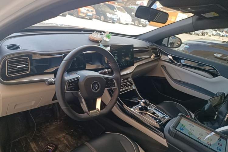 Used BYD Qin PLUS 2021 DM-i 55KM Flagship Model Center Console
